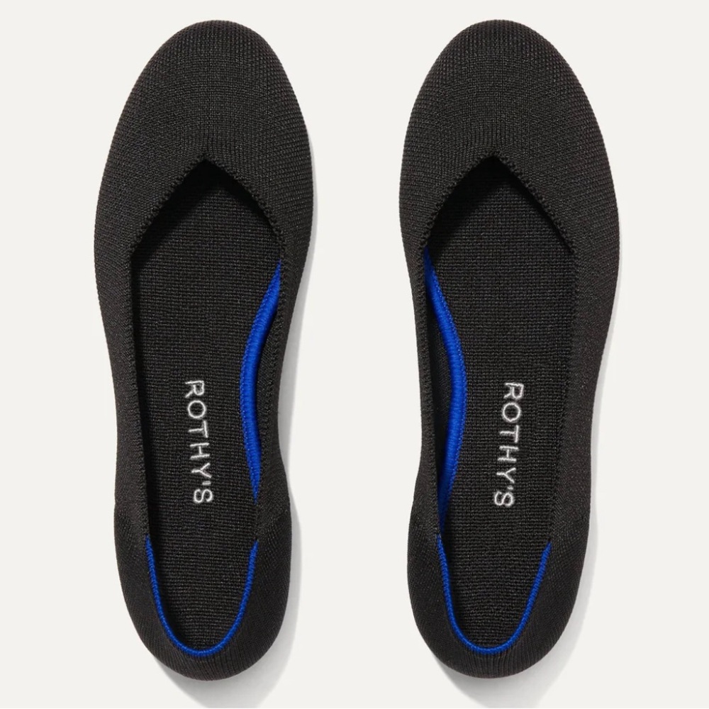 Size 7.5 Rothy’s flats in black